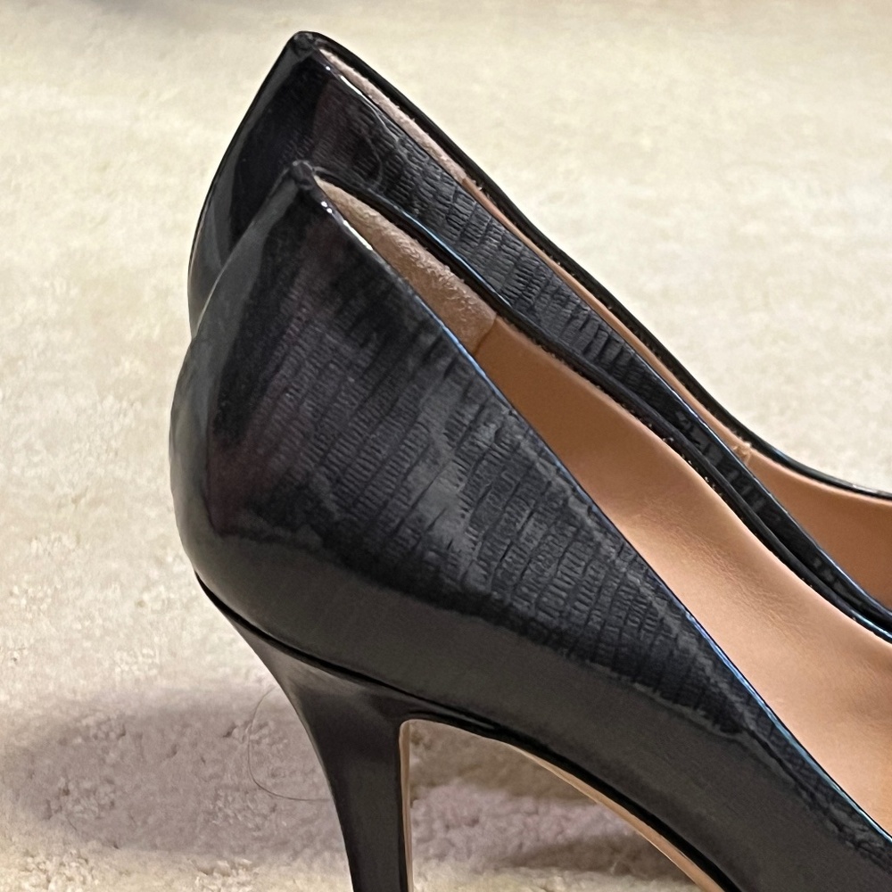 Salvatore Ferragamo Vera Bow Peep Toe Heels, Patent Leather, Black, size 5.5 - Picture 6 of 9